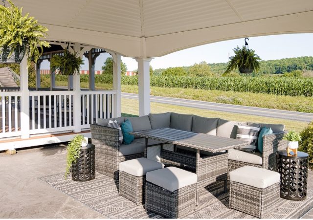 What to Consider When Choosing Outdoor Furniture