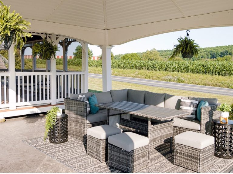 What to Consider When Choosing Outdoor Furniture