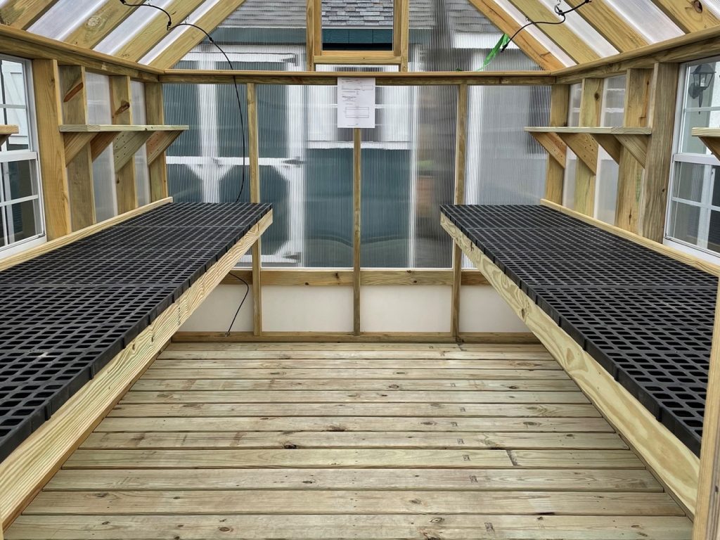 Greenhouse with Floor