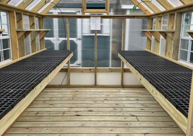 Greenhouse with Floor