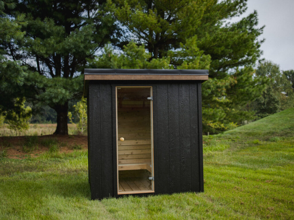 Lean To Sauna - Overhang