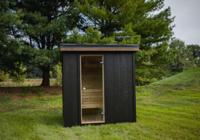 Lean To Sauna - Overhang
