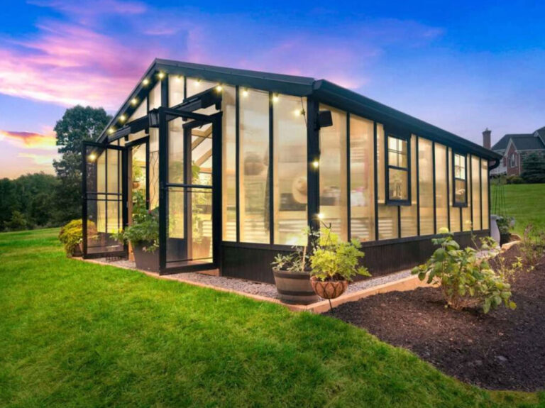 How to Choose a Greenhouse Style